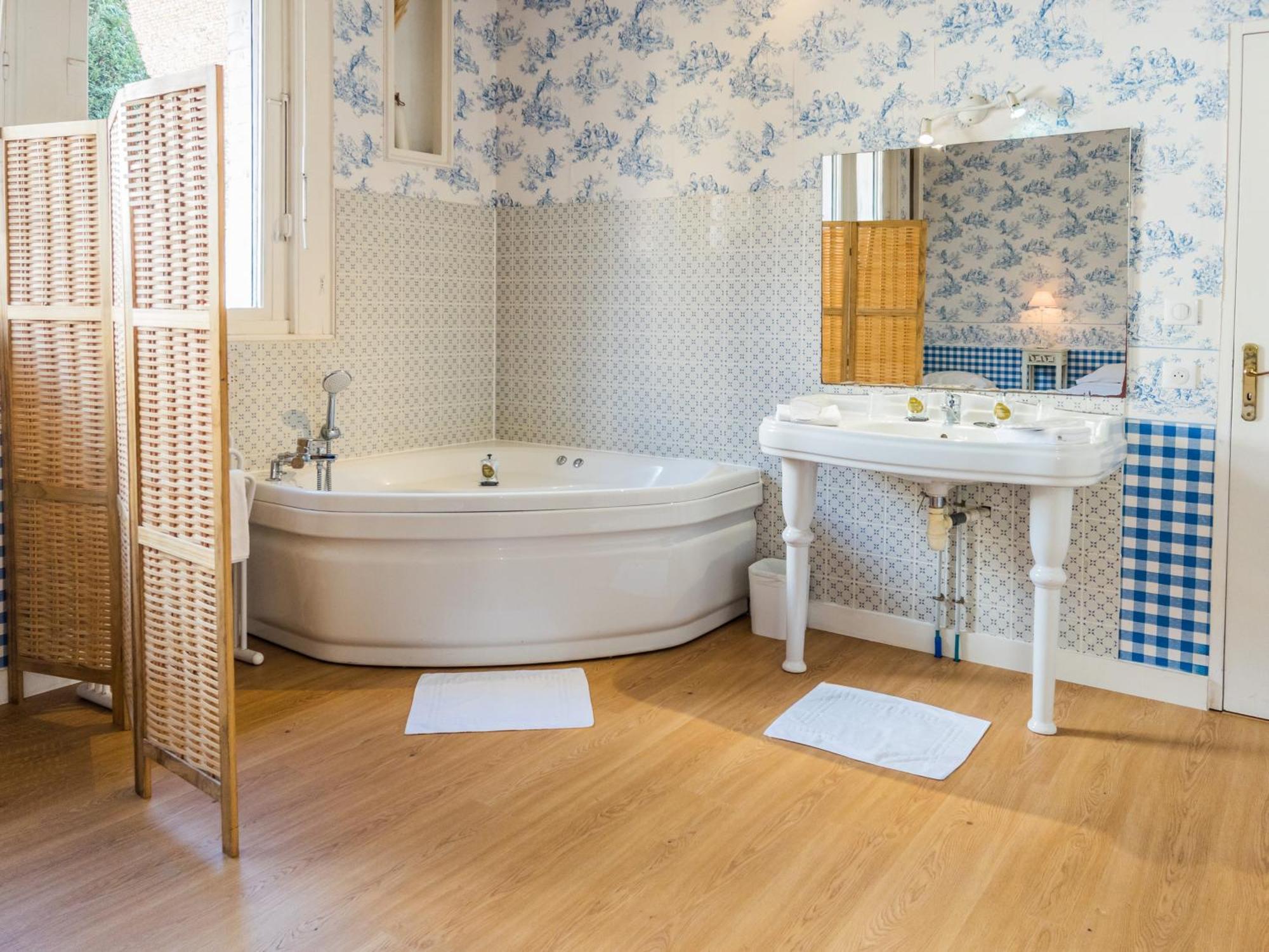 Hotel Joly Armentières Zewnętrze zdjęcie